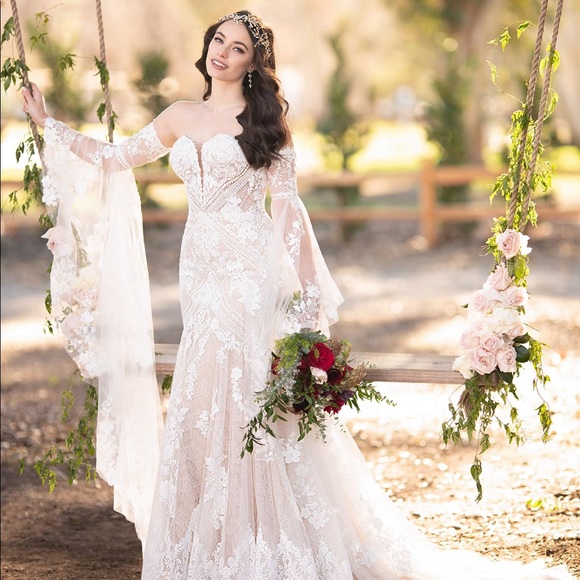 Wedding Dress - Picture 4 of 7